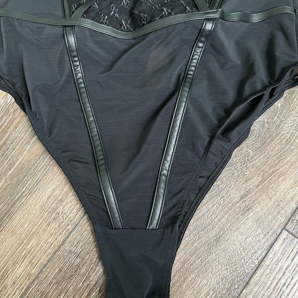 Victoria's Secret Black Strappy Lace Bodysuit - Picture 9 of 14